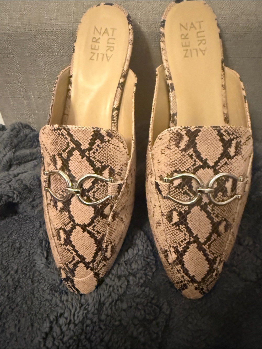 Women’s Naturalizer Tan and Black Mules Sandals Shoes Animal print   10.5